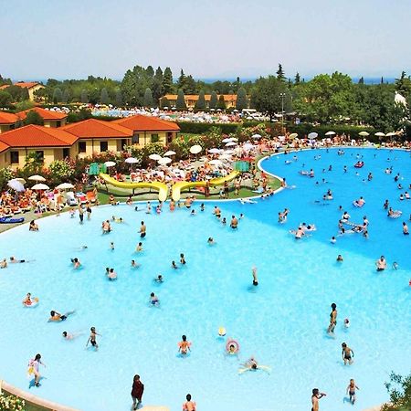 Camping Bella Italia In Peschiera Del Garda - Gardaseeアパートメント エクステリア 写真