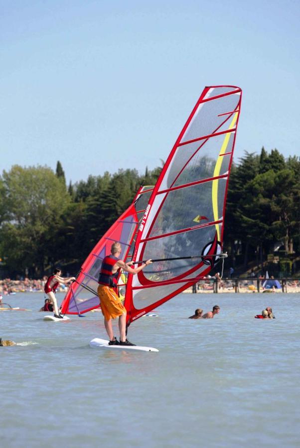 Camping Bella Italia In Peschiera Del Garda - Gardaseeアパートメント エクステリア 写真
