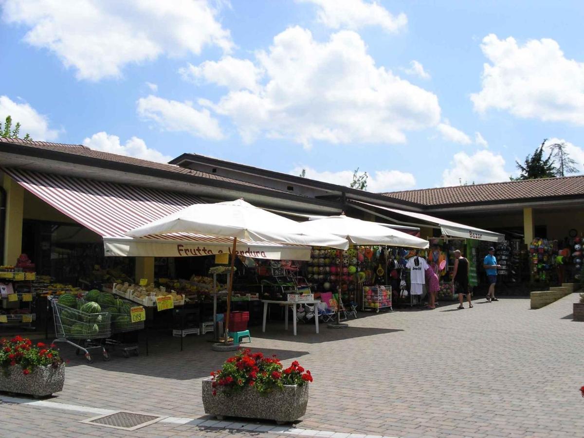 Camping Bella Italia In Peschiera Del Garda - Gardaseeアパートメント エクステリア 写真