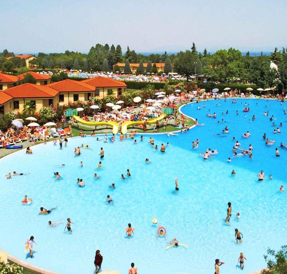 Camping Bella Italia In Peschiera Del Garda - Gardaseeアパートメント エクステリア 写真
