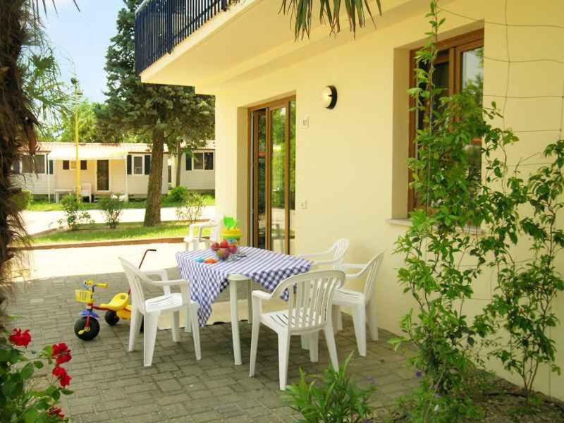 Camping Bella Italia In Peschiera Del Garda - Gardaseeアパートメント エクステリア 写真